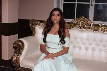 Sonam Kapoor New Photos - 7 of 14