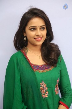 Sri Divya Latest Gallery - 21 of 33