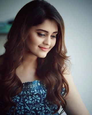 Surbhi Stills - 4 of 18