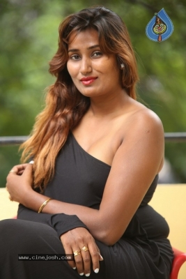 Swathi Naidu New Pics - 5 of 32