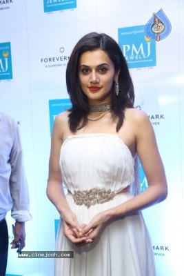 Taapsee Pannu New Stills - 8 of 17