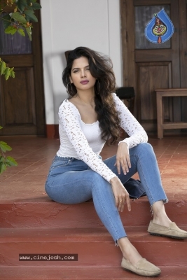  Tanya Hope New Stills - 7 of 21