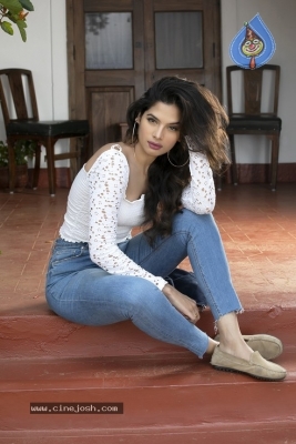  Tanya Hope New Stills - 9 of 21