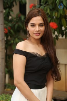 Tanya Hope Photos - 45 of 59