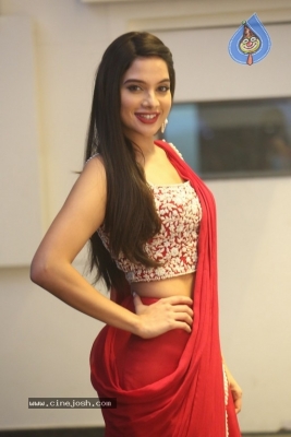 Tanya Hope Photos - 13 of 21