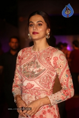Tapsee At Zee Apsara Awards - 17 of 21