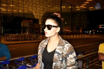 Urvashi Rautela at Mumbai Airport - 12 of 31