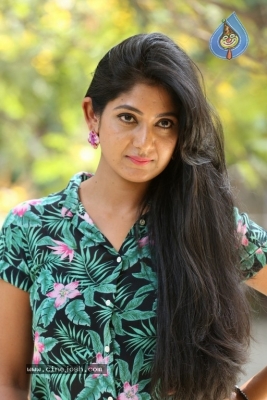 Yagna Shetty Photos - 5 of 21