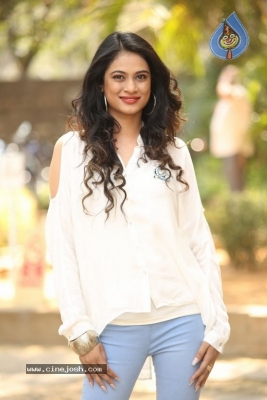 Zara Sha Gallery - 5 of 21