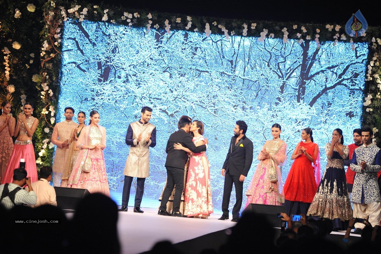 10th Annual Caring with Style Fashion Show - 17 / 141 photos