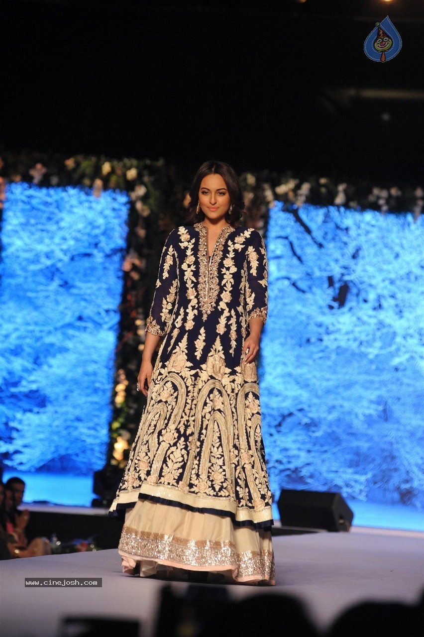 10th Annual Caring with Style Fashion Show - 132 / 141 photos