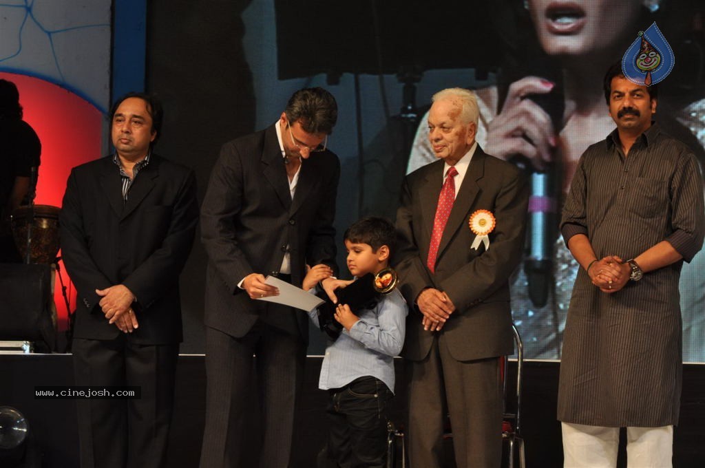 143rd Dadasaheb Phalke Academy Awards 2012 - 15 / 51 photos
