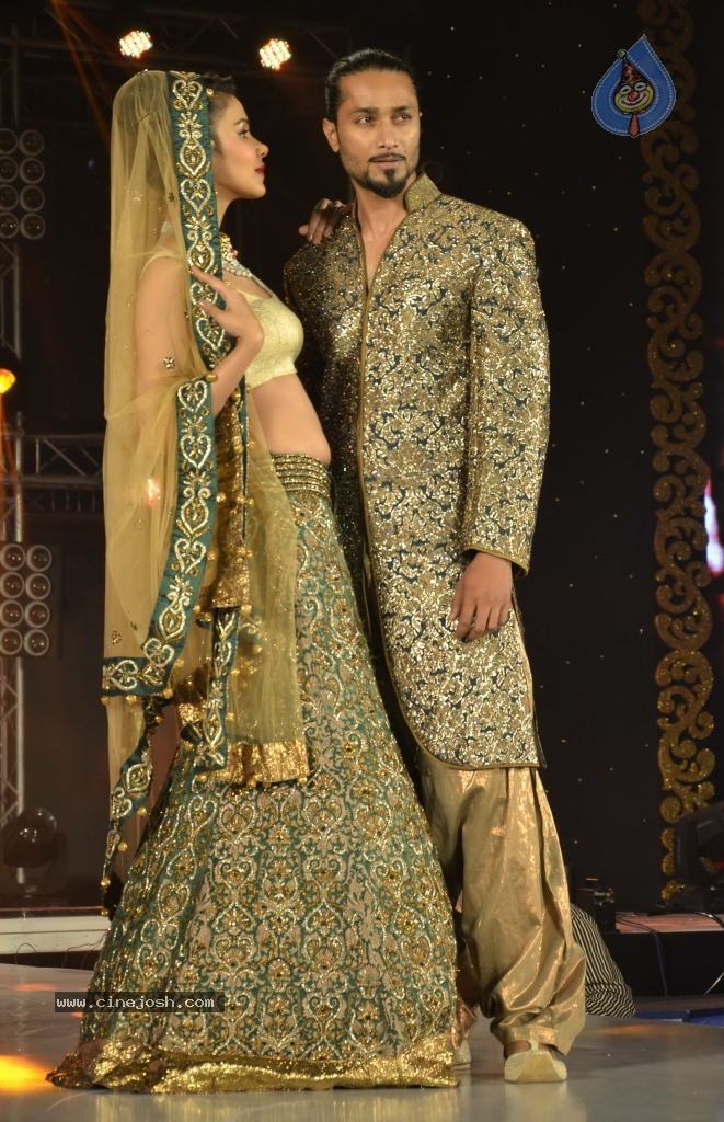 1st India Bullion Jewellery Awards 2013 n Fashion Show - 1 / 78 photos