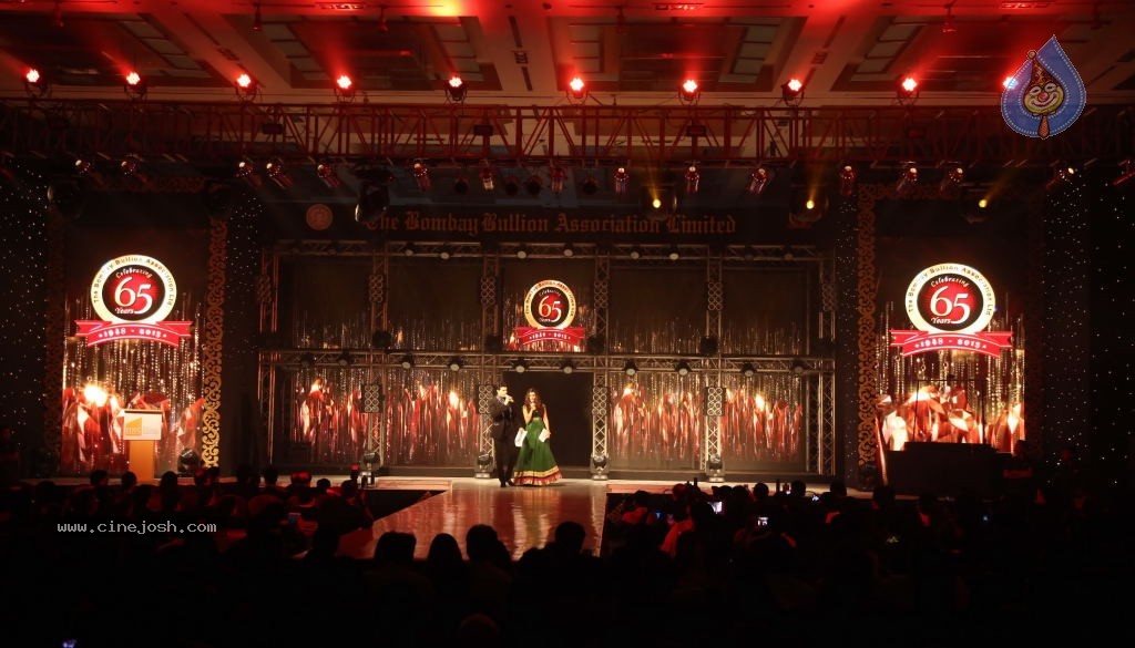 1st India Bullion Jewellery Awards 2013 n Fashion Show - 11 / 78 photos