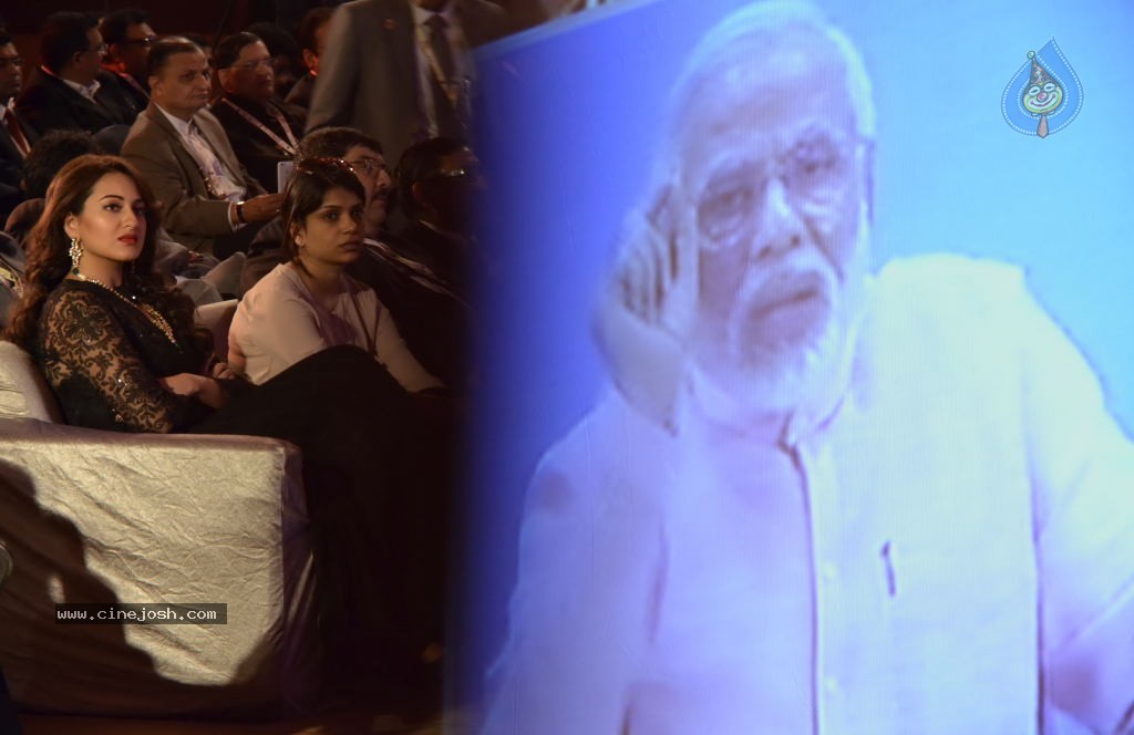 1st India Bullion Jewellery Awards 2013 n Fashion Show - 17 / 78 photos