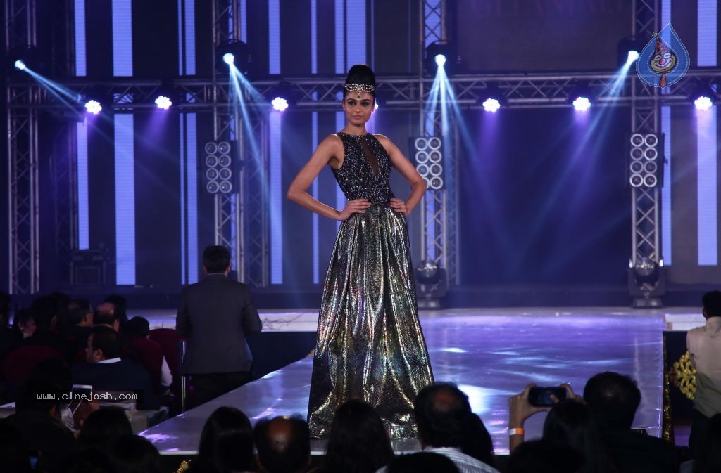 1st India Bullion Jewellery Awards 2013 n Fashion Show - 59 / 78 photos