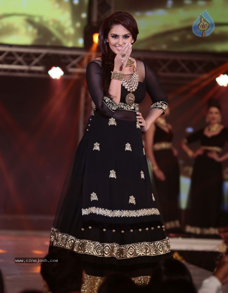 1st India Bullion Jewellery Awards 2013 n Fashion Show - 62 / 78 photos