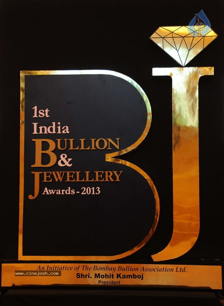 1st India Bullion Jewellery Awards 2013 n Fashion Show - 65 / 78 photos