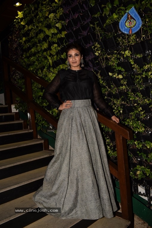 2nd Edition Of Powerbrand Bollywood Film Journalist Award - 5 / 9 photos