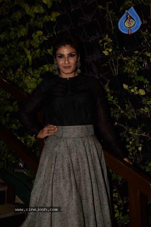 2nd Edition Of Powerbrand Bollywood Film Journalist Award - 7 / 9 photos