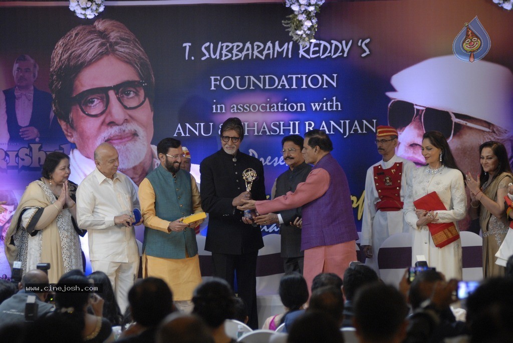 2nd Yash Chopra Memorial Award Presentation  - 15 / 92 photos