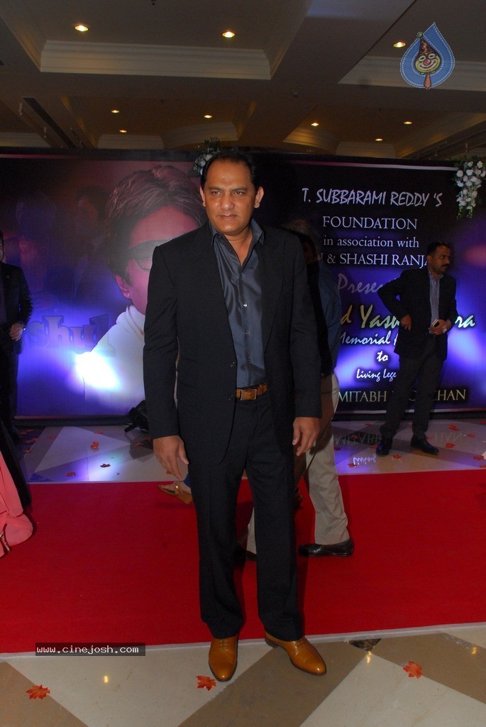 2nd Yash Chopra Memorial Award Presentation  - 84 / 92 photos