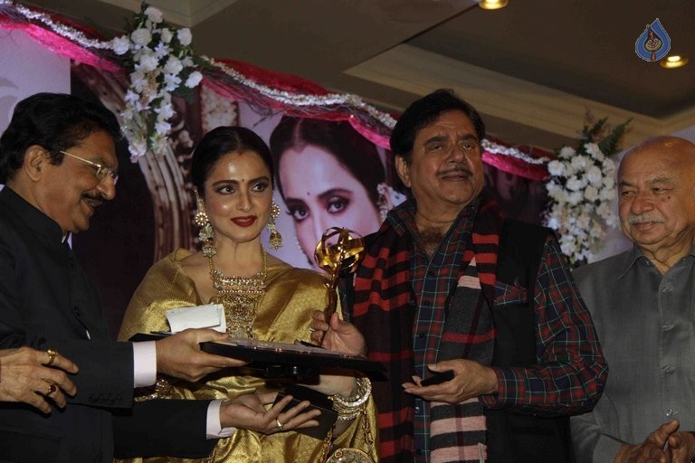 3rd National Yash Chopra Memorial Award Presentation - 28 / 84 photos