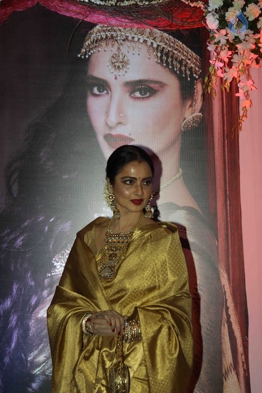 3rd National Yash Chopra Memorial Award Presentation - 31 / 84 photos