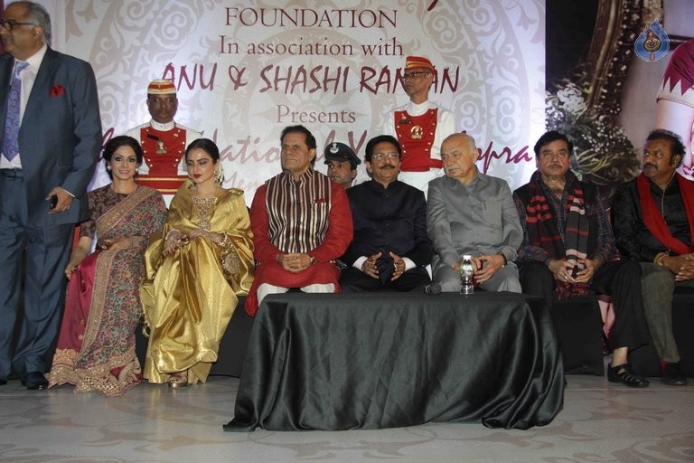3rd National Yash Chopra Memorial Award Presentation - 47 / 84 photos