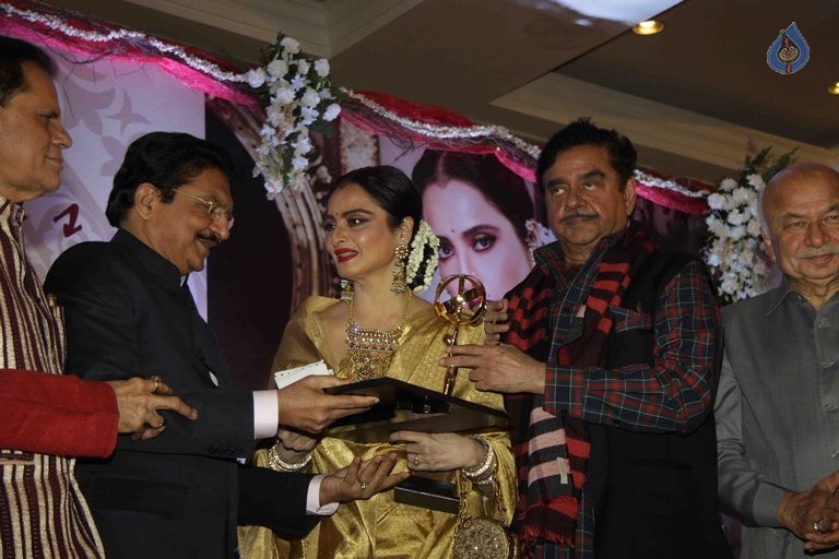 3rd National Yash Chopra Memorial Award Presentation - 49 / 84 photos