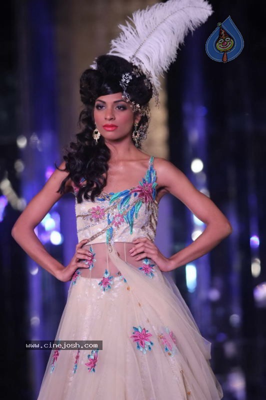 Aamby Valley India Bridal Week Day 1 All Shows  - 23 / 90 photos