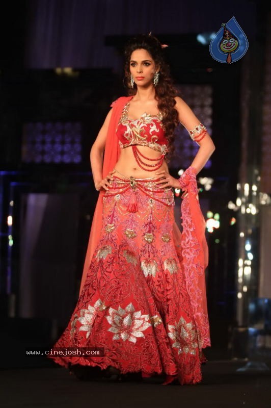 Aamby Valley India Bridal Week Day 1 All Shows  - 24 / 90 photos