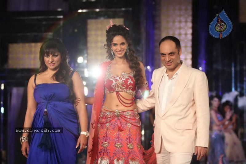 Aamby Valley India Bridal Week Day 1 All Shows  - 27 / 90 photos