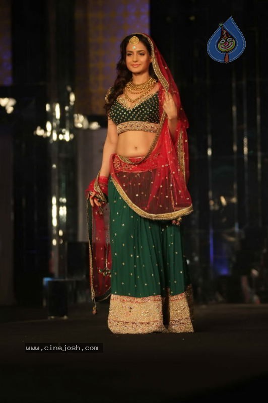 Aamby Valley India Bridal Week Day 1 All Shows  - 33 / 90 photos