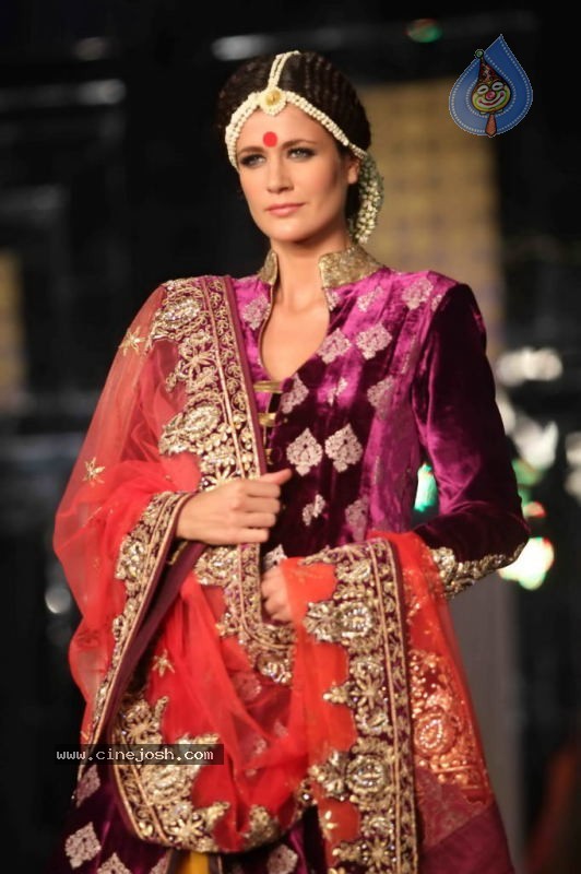 Aamby Valley India Bridal Week Day 1 All Shows  - 45 / 90 photos