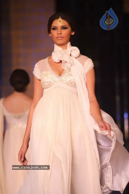 Aamby Valley India Bridal Week Day 1 All Shows  - 47 / 90 photos