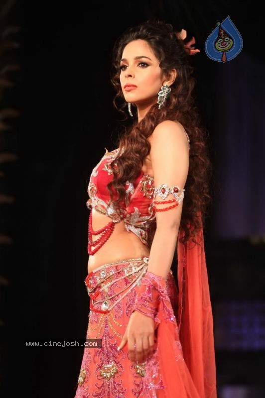 Aamby Valley India Bridal Week Day 1 All Shows  - 48 / 90 photos