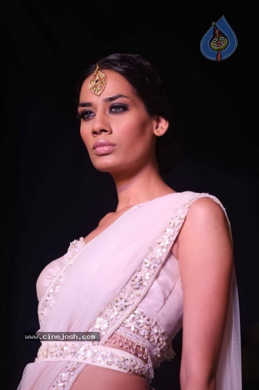 Aamby Valley India Bridal Week Day 1 All Shows  - 63 / 90 photos