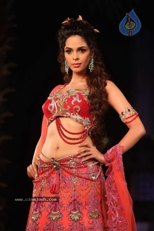 Aamby Valley India Bridal Week Day 1 All Shows  - 69 / 90 photos