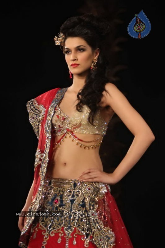 Aamby Valley India Bridal Week Day 1 All Shows  - 71 / 90 photos