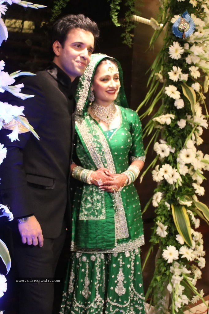 Aamir Ali and Sanjeeda Sheikh Wedding - 16 / 35 photos