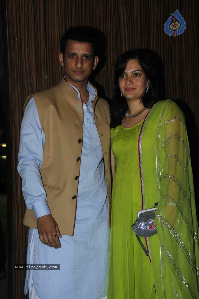 Aamir Khan Hosted Diwali 2014 Party - 30 / 57 photos