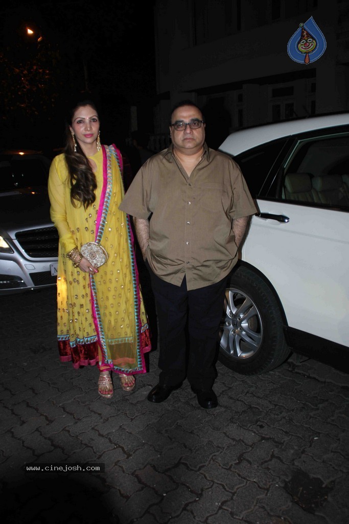 Aamir Khan Hosted Diwali 2014 Party - 40 / 57 photos
