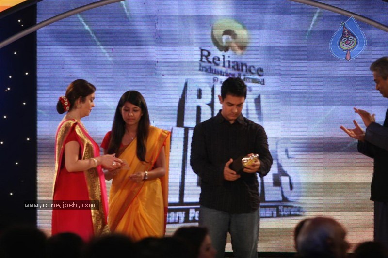 Aamir Khan, Sachin at Real Heroes Awards - 22 / 42 photos