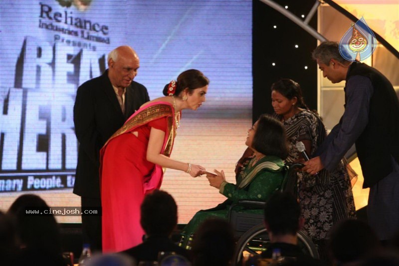 Aamir Khan, Sachin at Real Heroes Awards - 29 / 42 photos