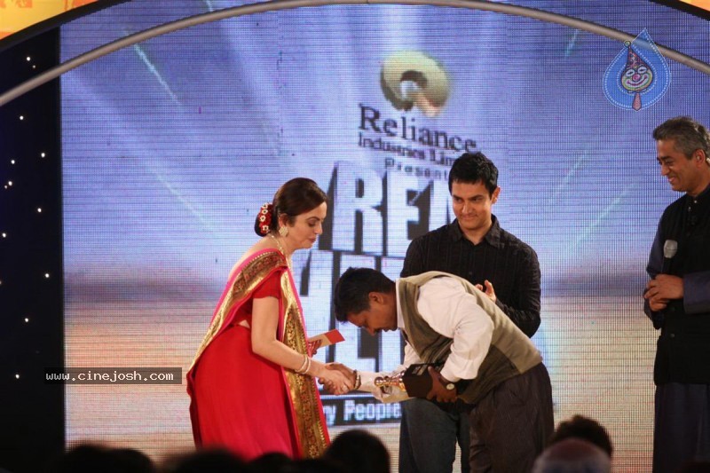 Aamir Khan, Sachin at Real Heroes Awards - 31 / 42 photos