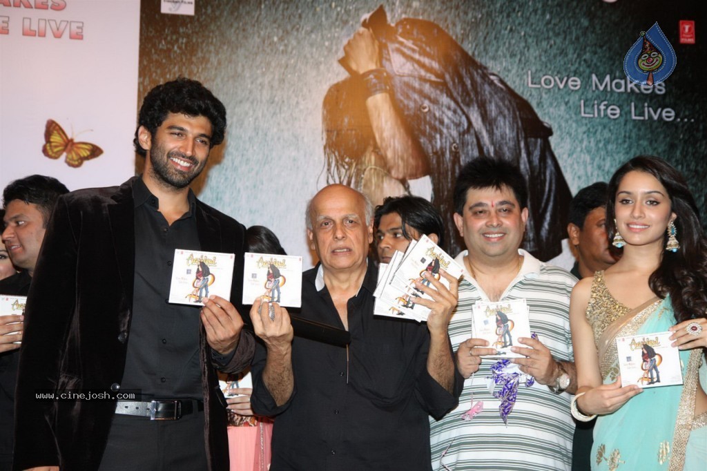 Aashiqui 2 First Look Launch - 40 / 75 photos