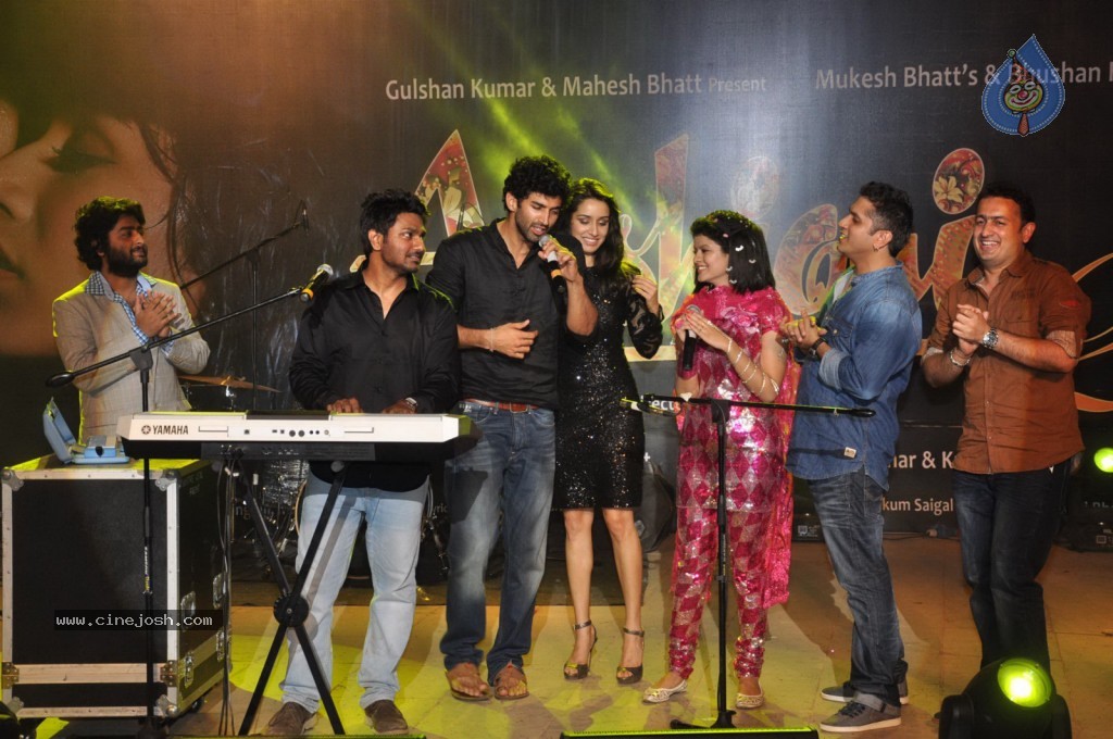 Aashiqui 2 Movie Music Concert - 16 / 71 photos