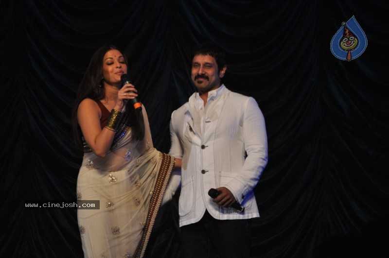 Abhishek,Aishwarya Rai,Vikram At Raavan Music launch - 38 / 53 photos