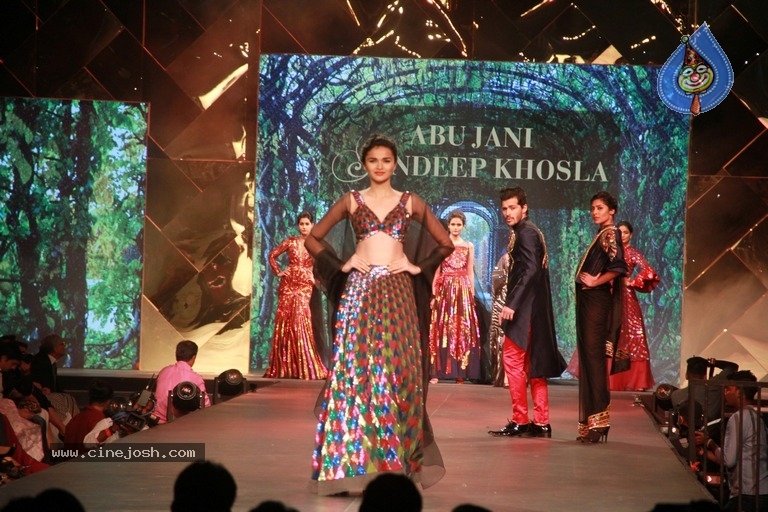 Abu Jani And Sandeep Khosla Fashion Show Photos - 12 / 40 photos